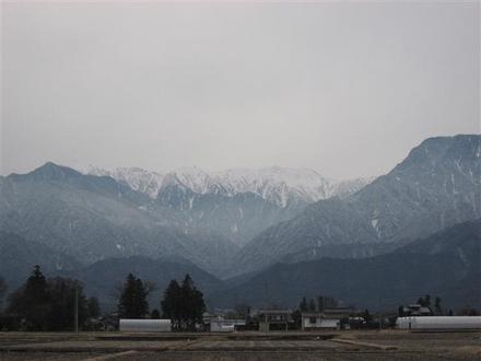 立山連峰は雪景色